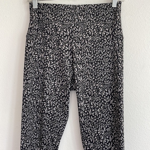 ONZIE PATTERNED FULL LENGTH LEGGINGS - Picture 2 of 5